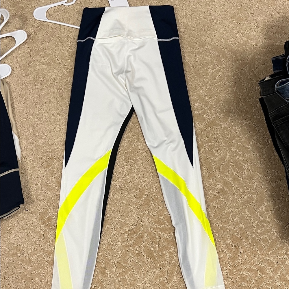 Wilson White and Black Athletic Leggings - Picture 4 of 6